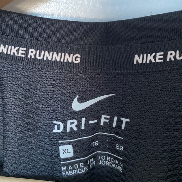 Nike - black long sleeve running top - size XL - Picture 2 of 6